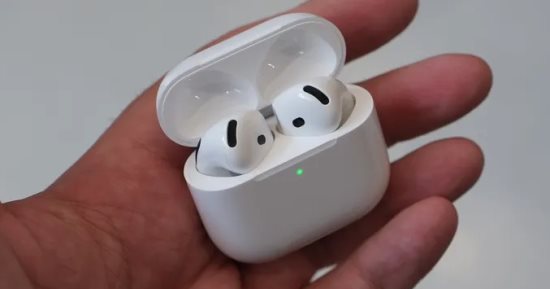 AirPods 4 كل ما تريد معرفته عن سماعة أبل الجديدة وميزة مكافحة الضوضاء