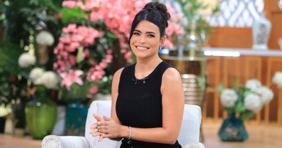 من القاهرة للجونة.. أسماء جلال نجمة سينما شهر أكتوبر بـ آل شنب والفستان الأبيض