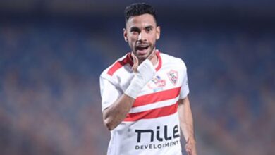 جروس يبحث مع معاونيه بديل دونجا وناصر ماهر في الزمالك