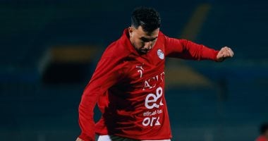 الاهلى ينعى والدة تريزيجيه ويشاطر لاعبه السابق الأحزان